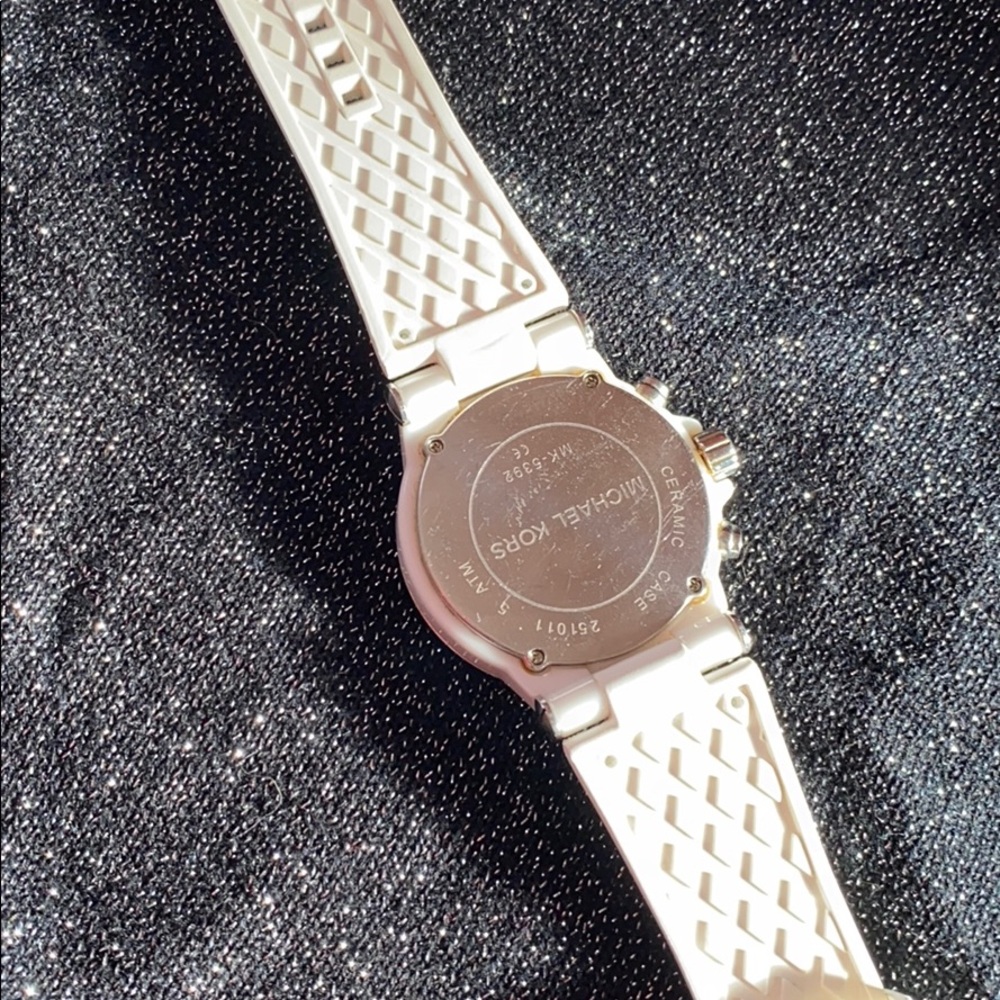 Watch - Picture 2 of 3